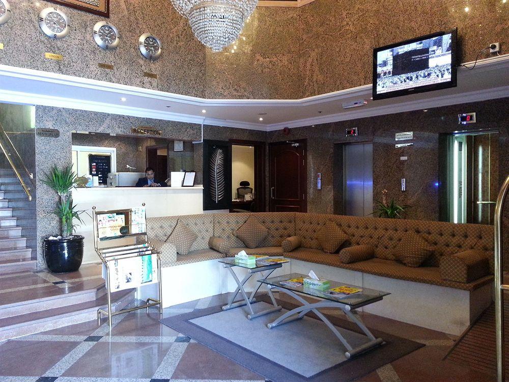 Al-Nakheel Building by null