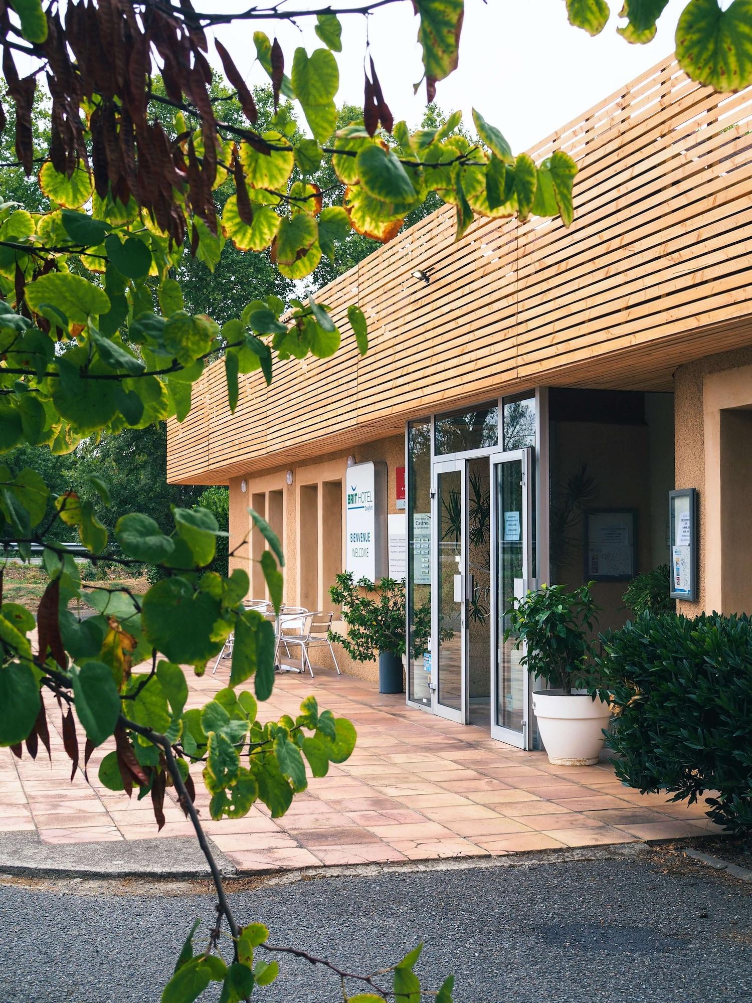 Vista Exterior Brit Hotel Castres