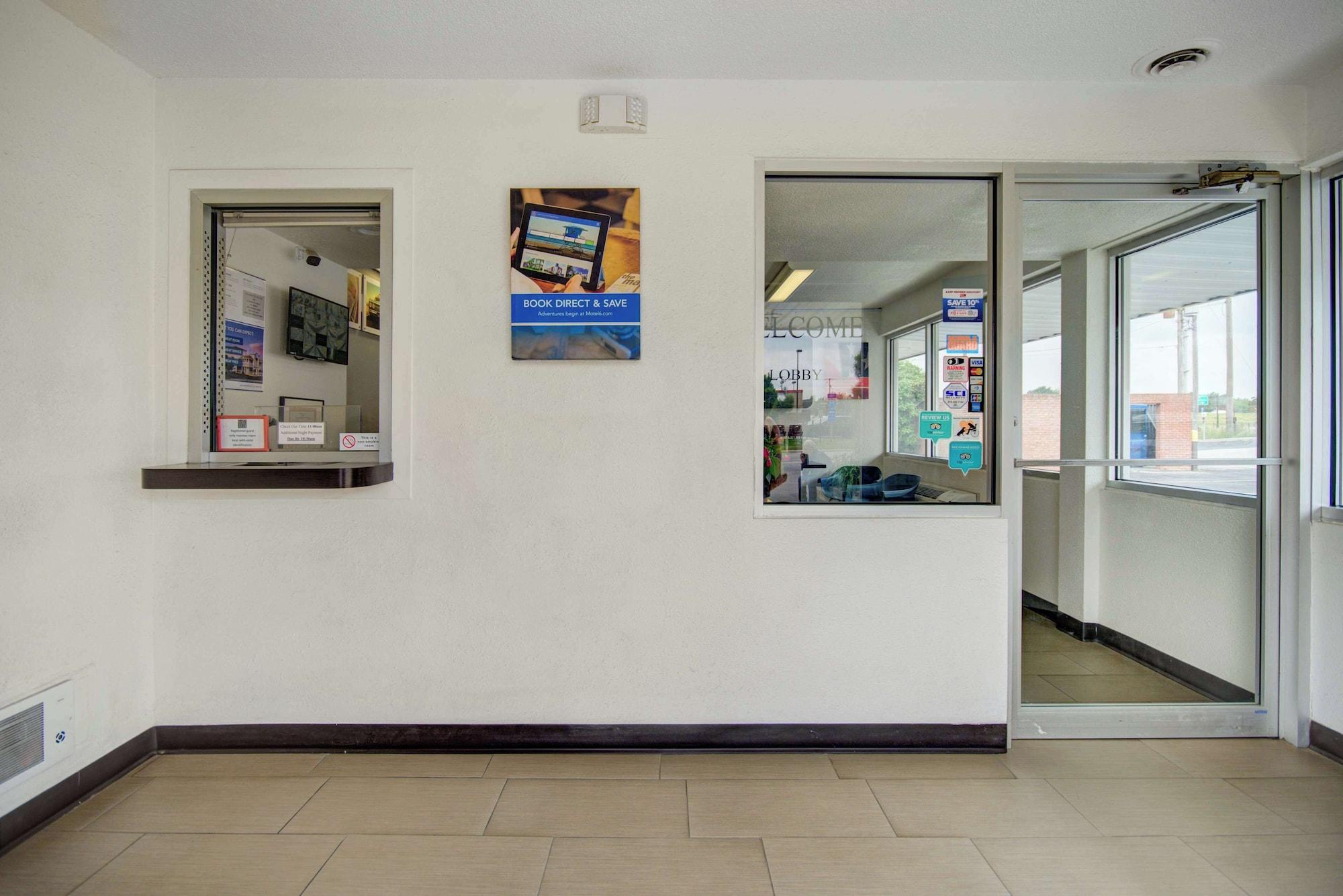Vista Lobby Motel 6 Lima, OH