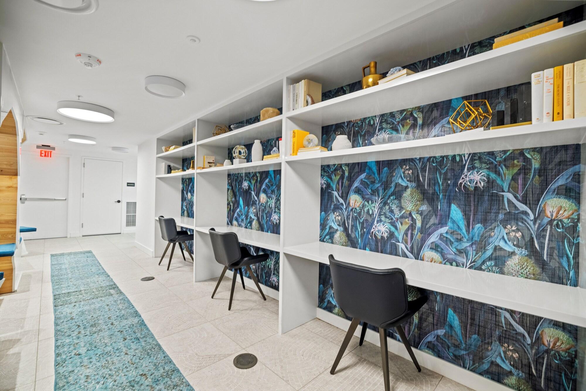 Sala de Reuniones Coda on Half, a Placemakr Experience - Navy Yard