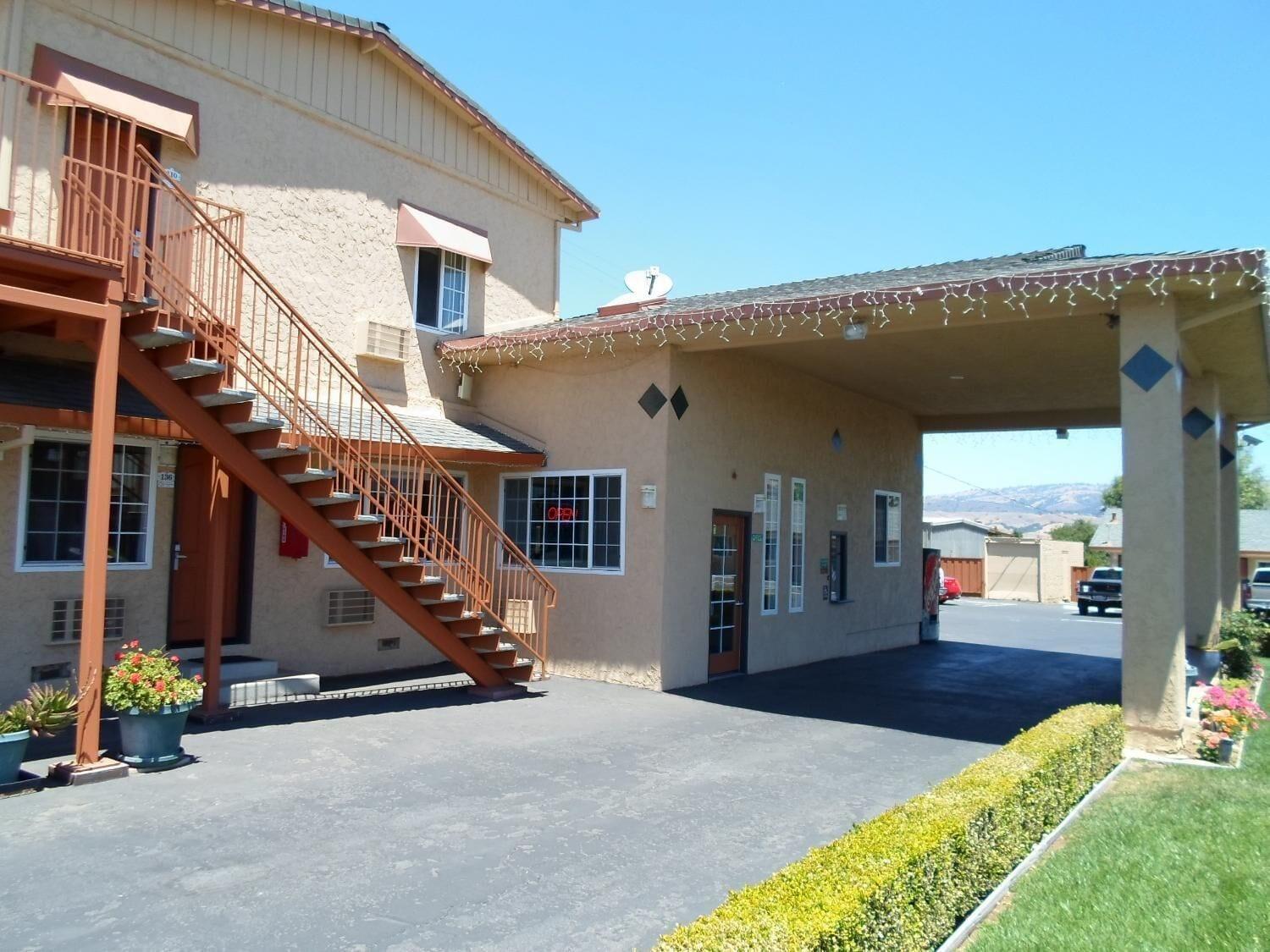 Vista Exterior Economy Inn Morgan Hill