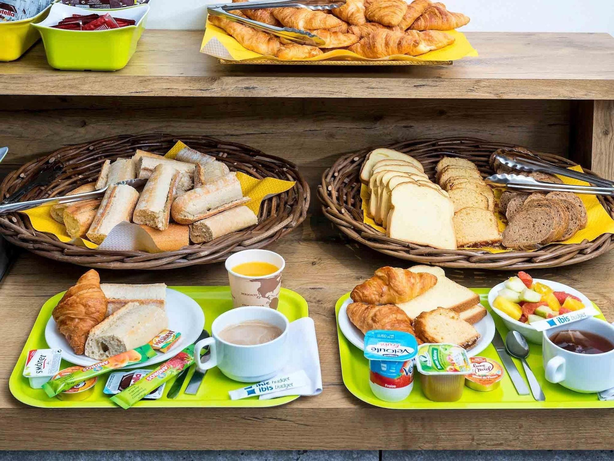 Varios ibis budget Nice Aeroport Promenade des Anglais