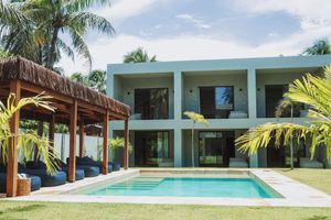 Alojamiento - Luau Hotel