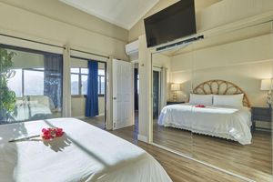 Alojamiento - La Mansión Penthouse at Marina Sol Resort in Cabo -1 1/2 block walk to the Beach