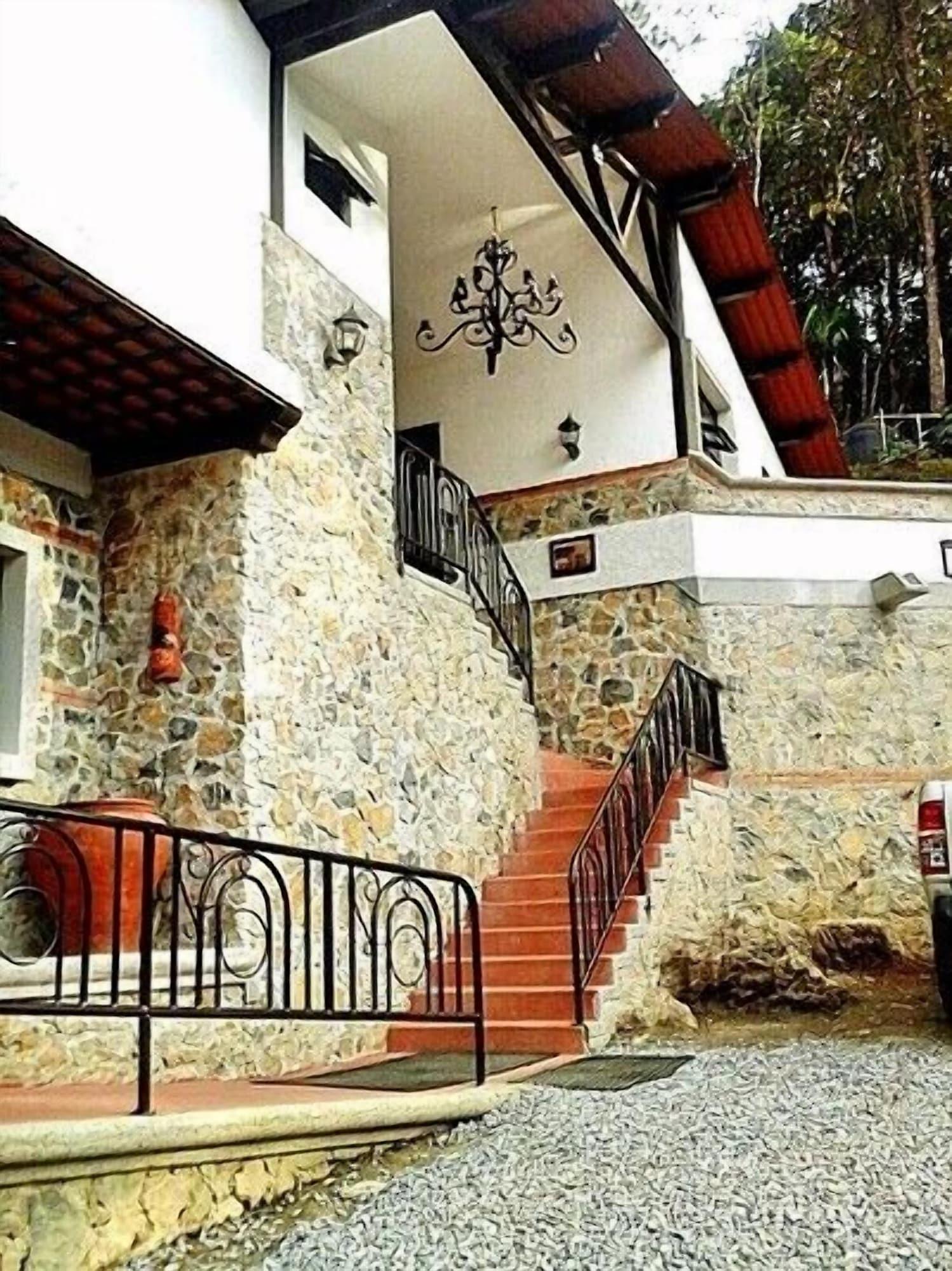 Vista Exterior Casa Hotel San Rafael
