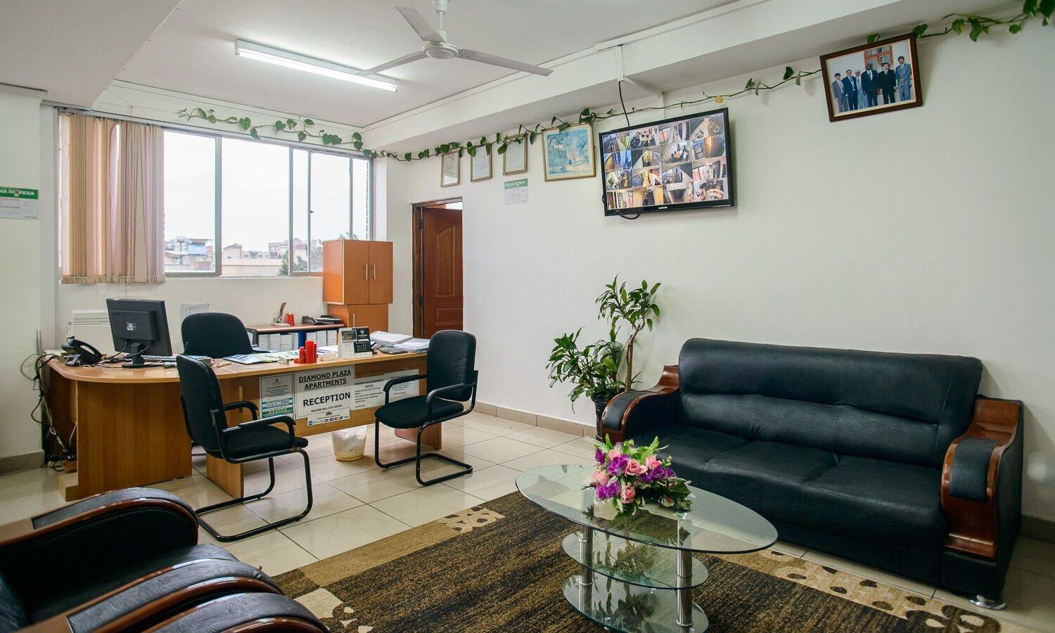 Vista Lobby Diamond Plaza Apartments