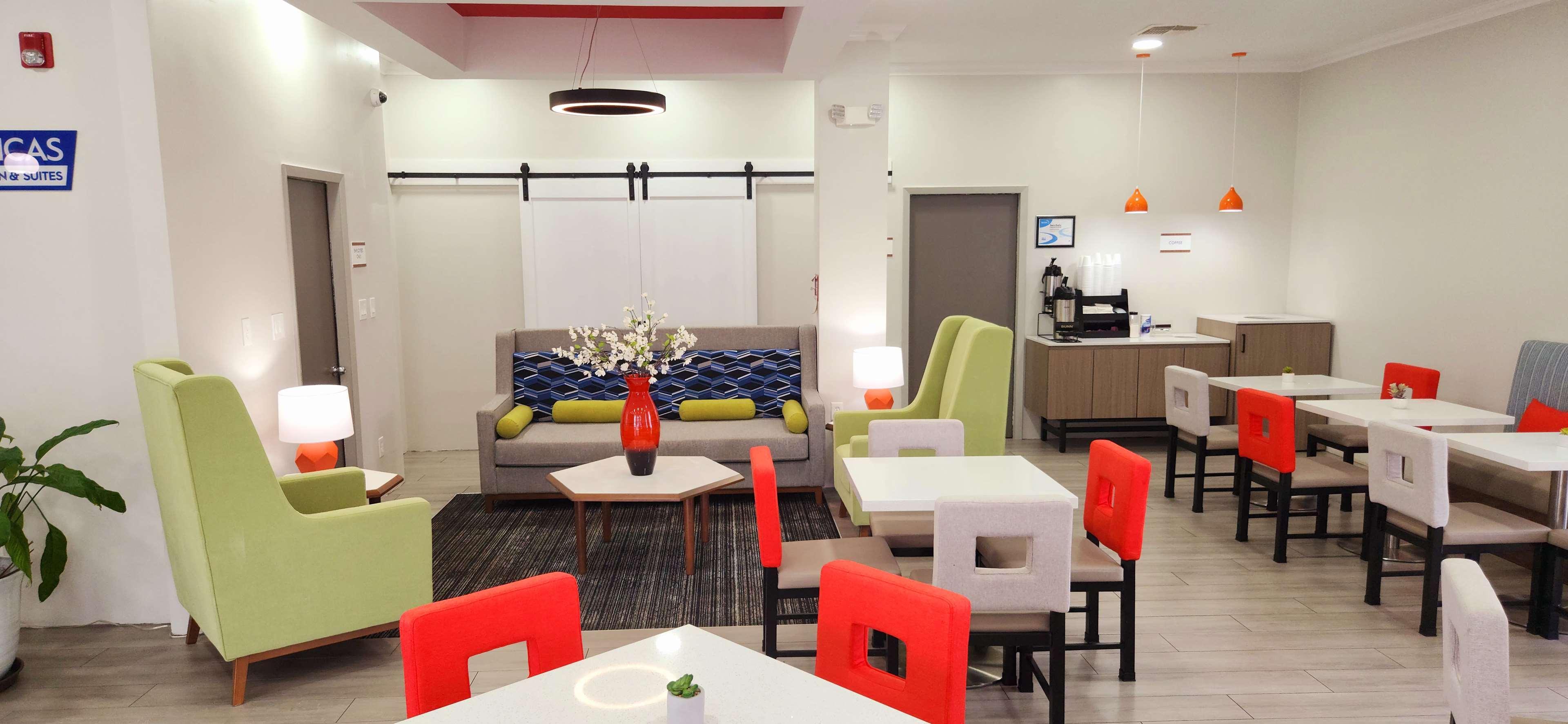 Vista Lobby Americas Best Value Inn & Suites Foley Gulf Shores