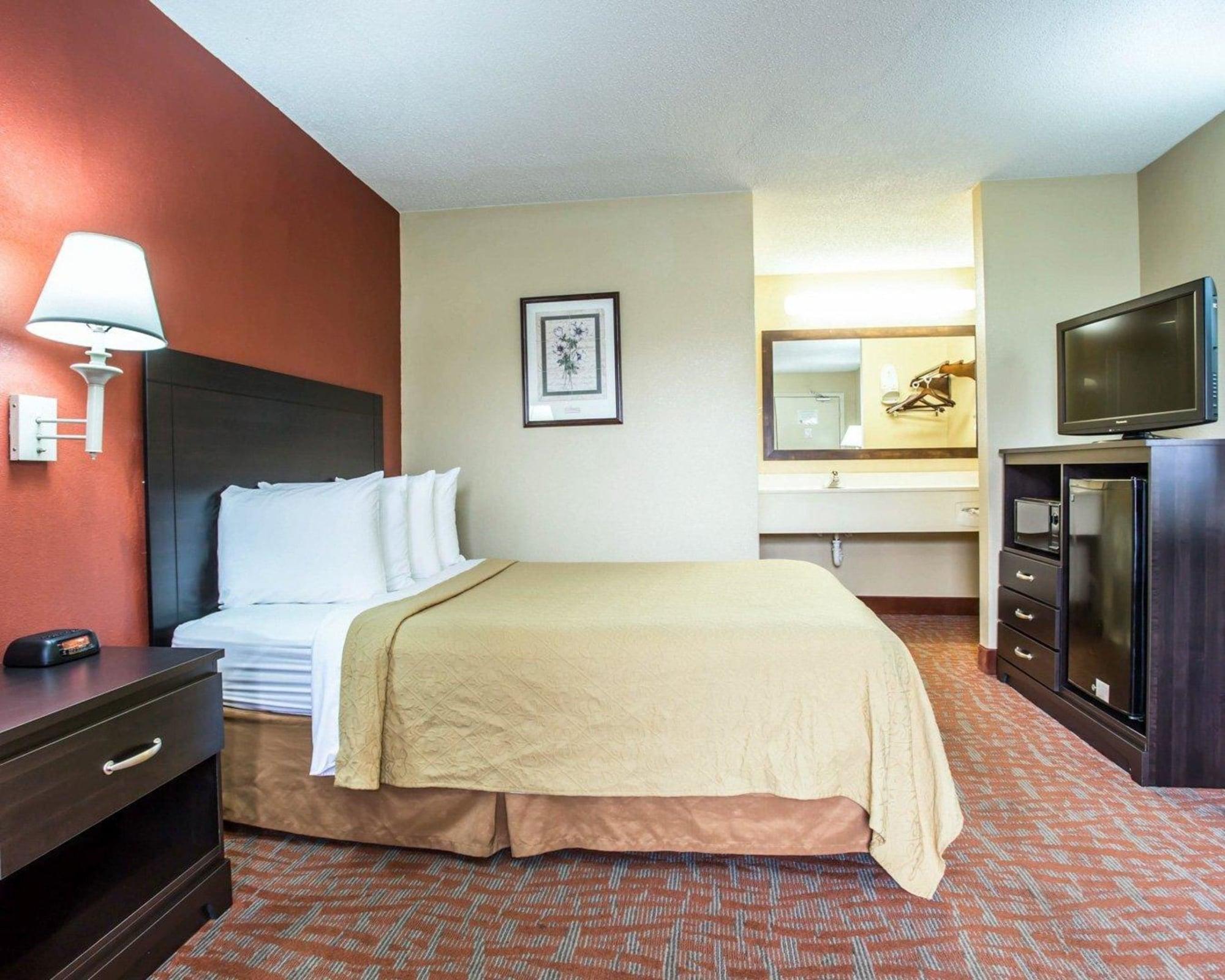 Varios Quality Inn And Suites Monroe