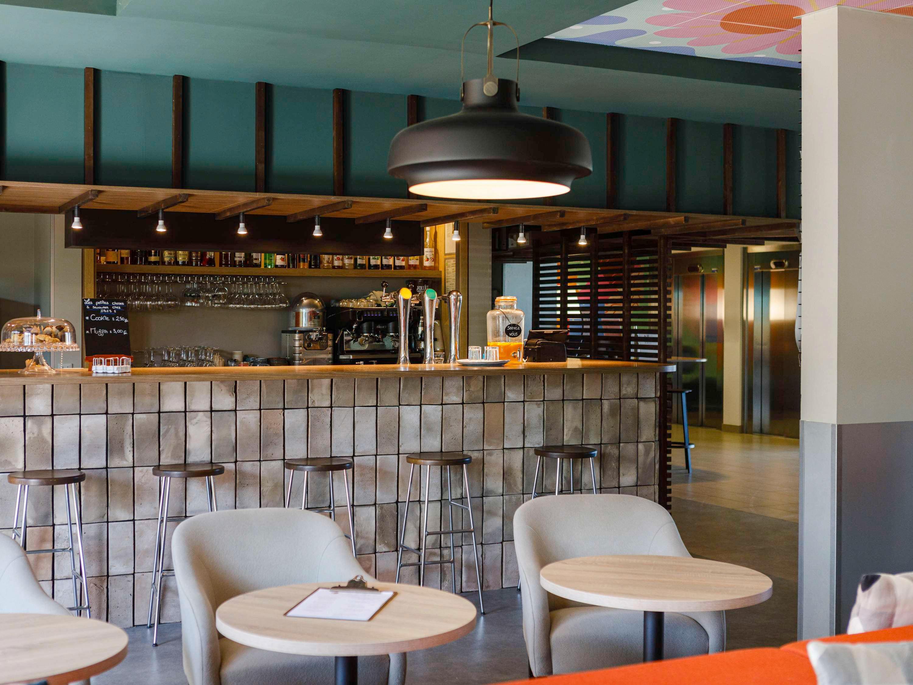 Bar/Salón ibis Lyon Meyzieu