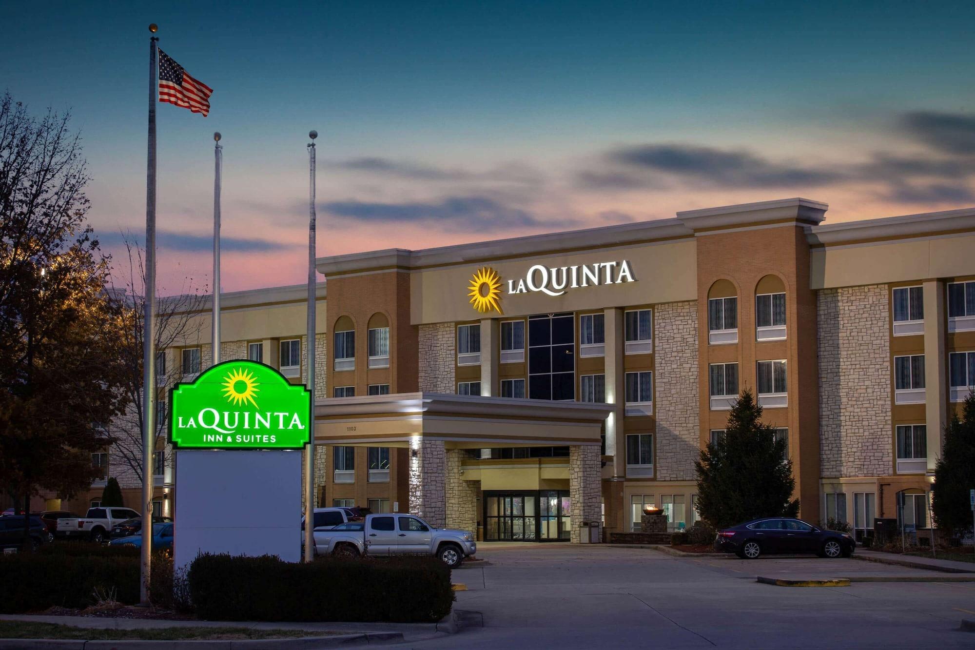 Vista Exterior La Quinta Inn & Suites by Wyndham Effingham