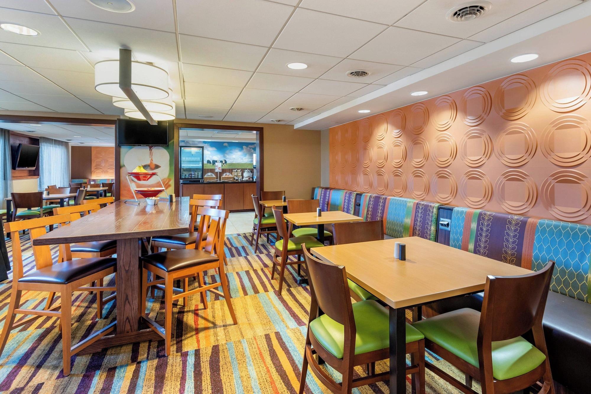 Restaurant Fairfield by Marriott Inn & Suites Portland Maine Airport