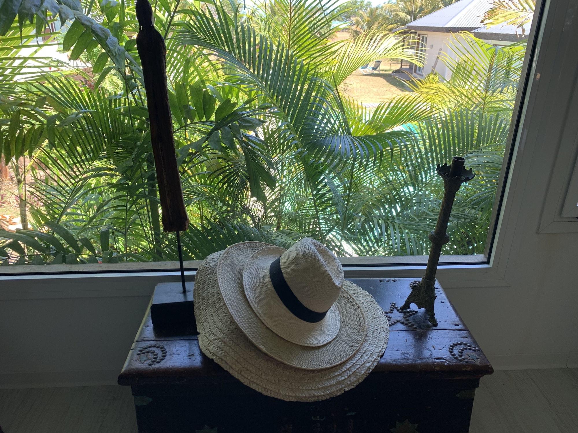 Vista Lobby Poé Côté Lagon Beach Bungalows