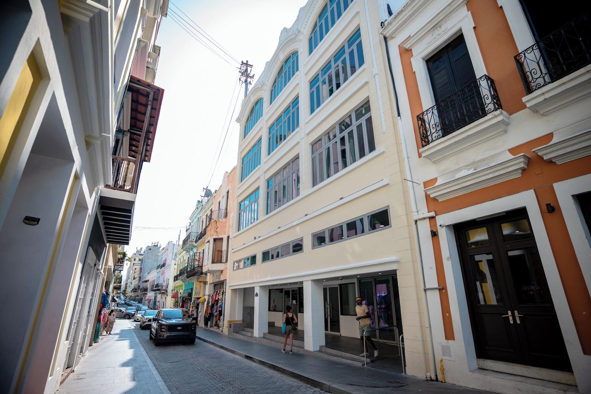 Vista Exterior Hotel Milano