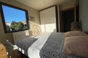 Alquiler Vacacional - Design villa with glass roof and parquet flooring, garden and fitness center near downtown