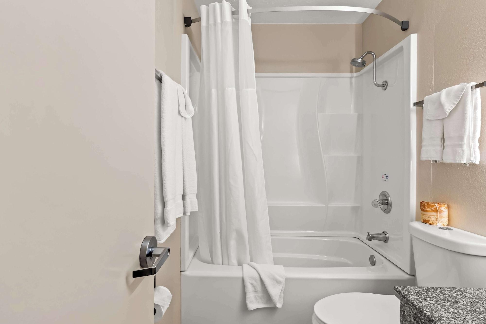 Equipamiento de Habitación SureStay Hotel by Best Western Duncan