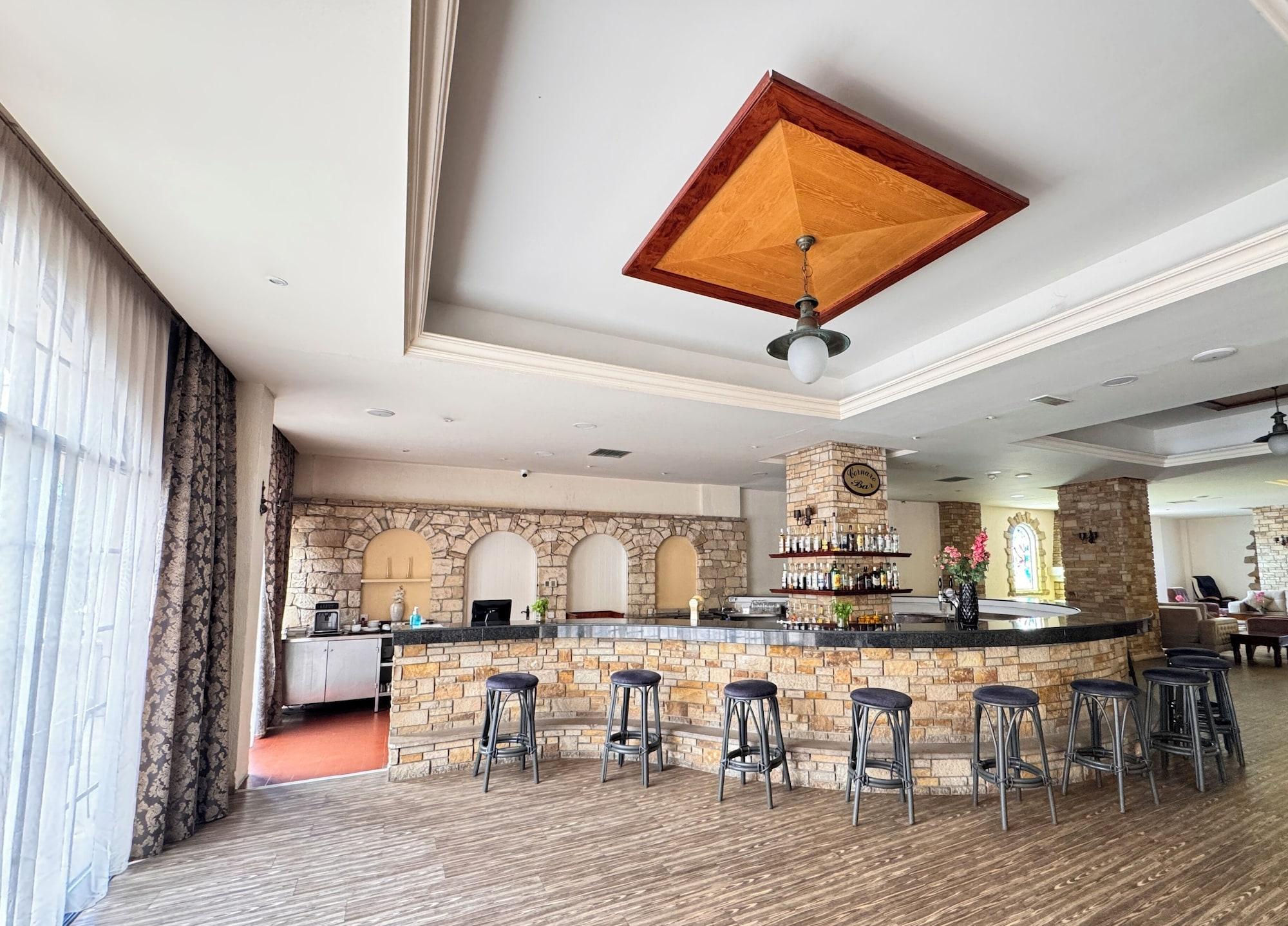 Bar/Salón Navarria Hotel