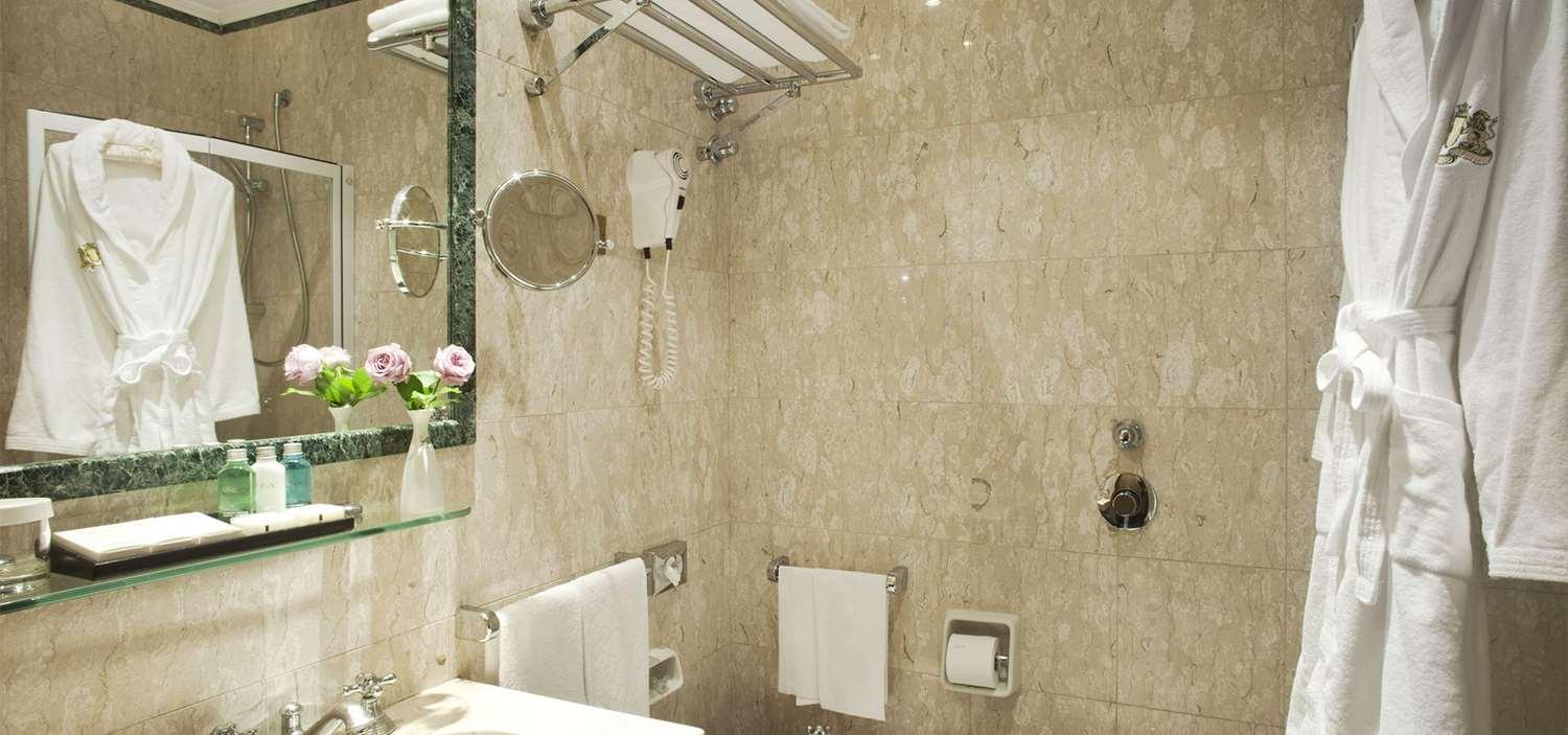 Hotel Hotel De la Ville - A SINA Hotel