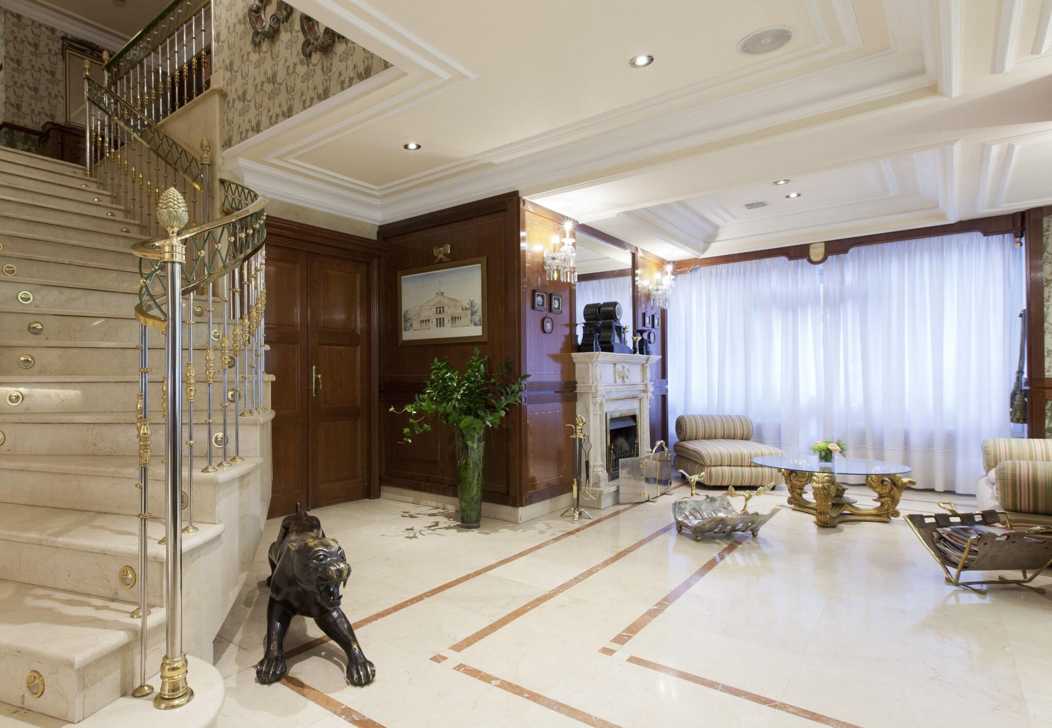 Vista Lobby Hotel Rice Reyes Católicos