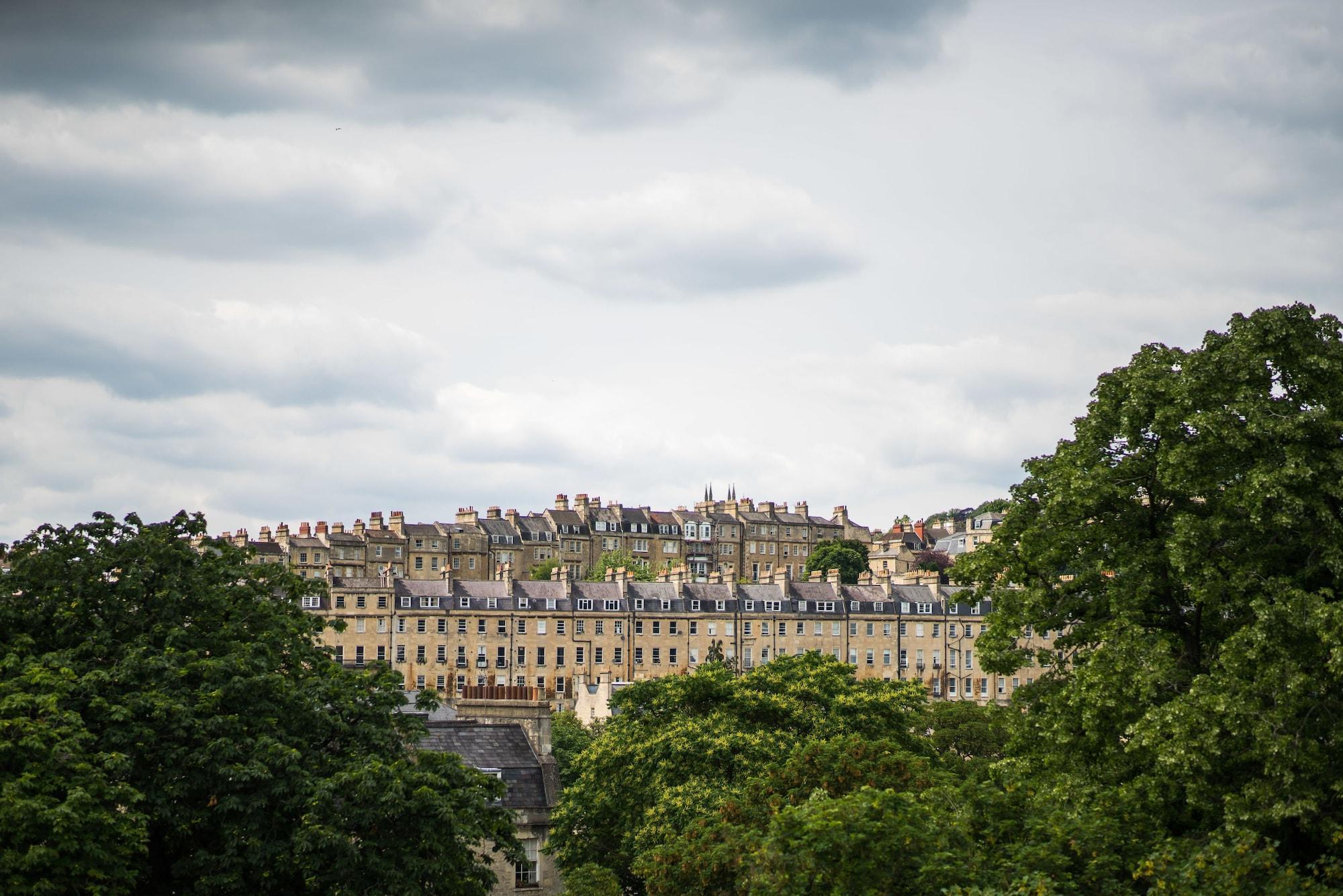 Vista Exterior No.15 by GuestHouse, Bath