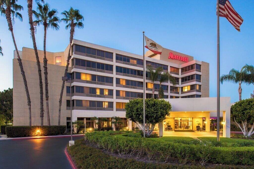 Vista Exterior Fullerton Marriott at California State University