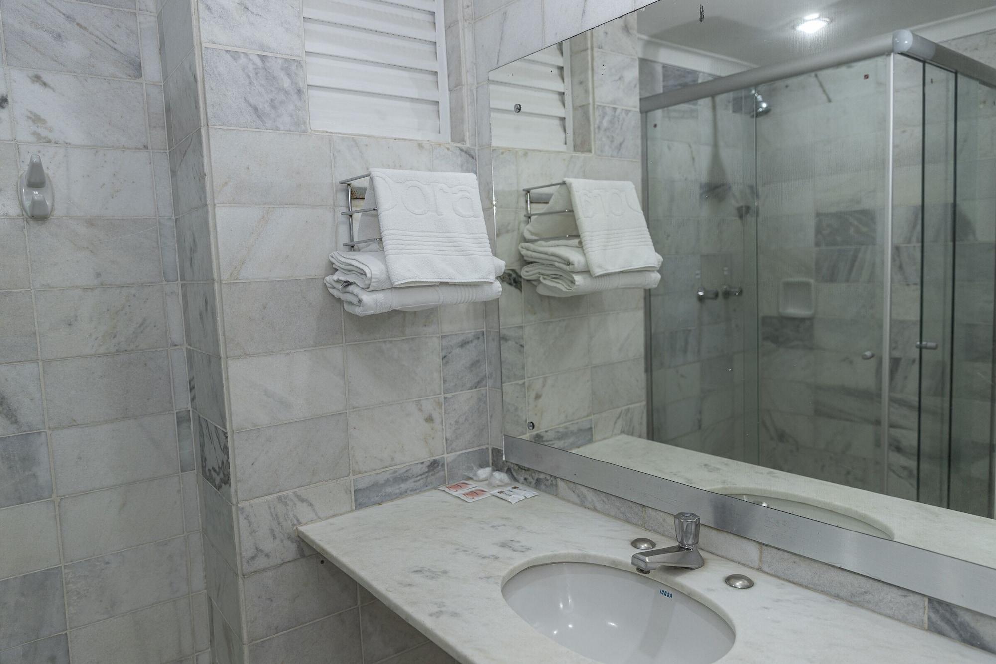 Equipamiento de Habitación Hotel Doral Apucarana