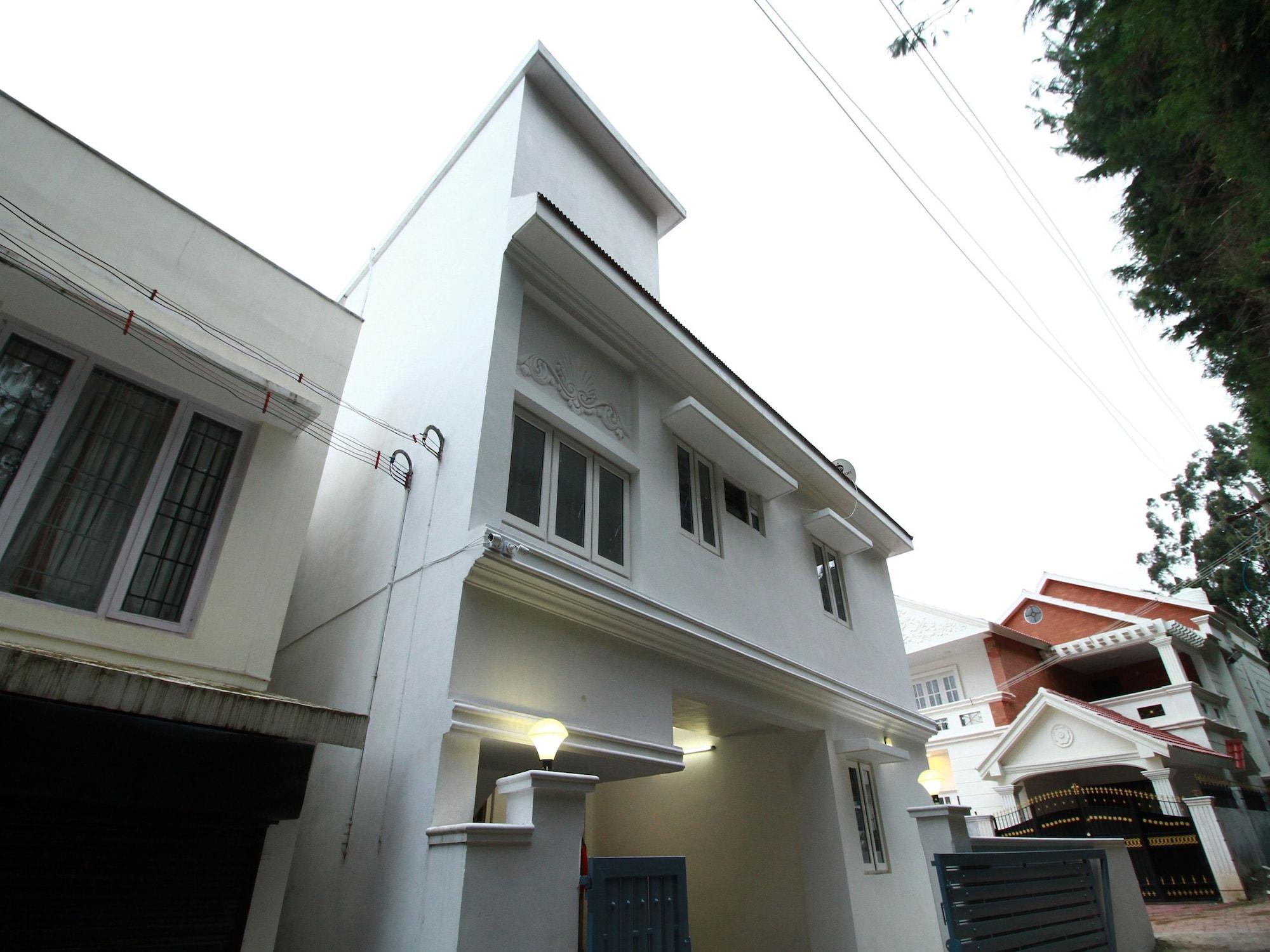 Vista Exterior OYO 15478 Lalana Residency