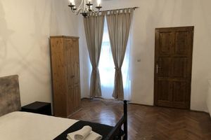Alojamiento - Poet Pastior Residence