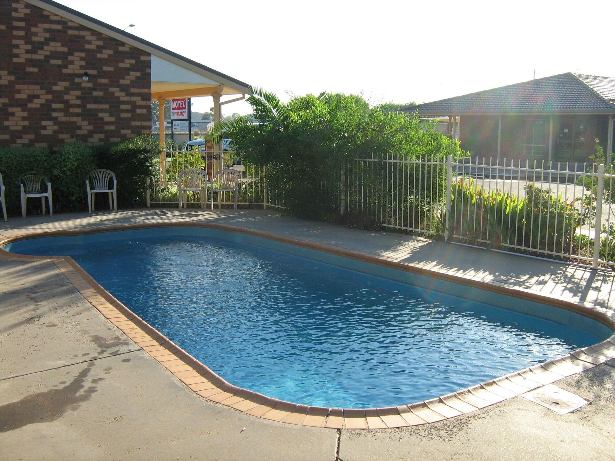Varios Highway Inn Motel