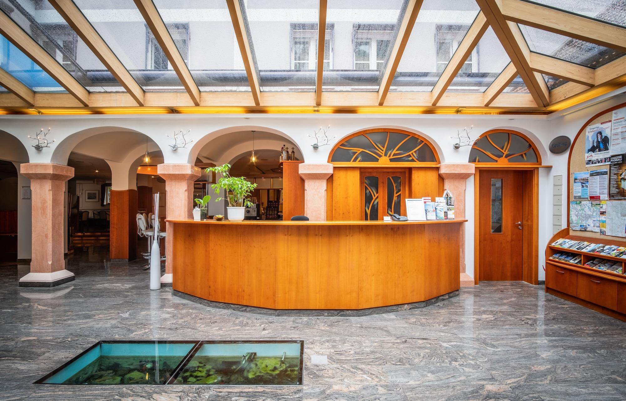 Vista Lobby Hotel Atrium