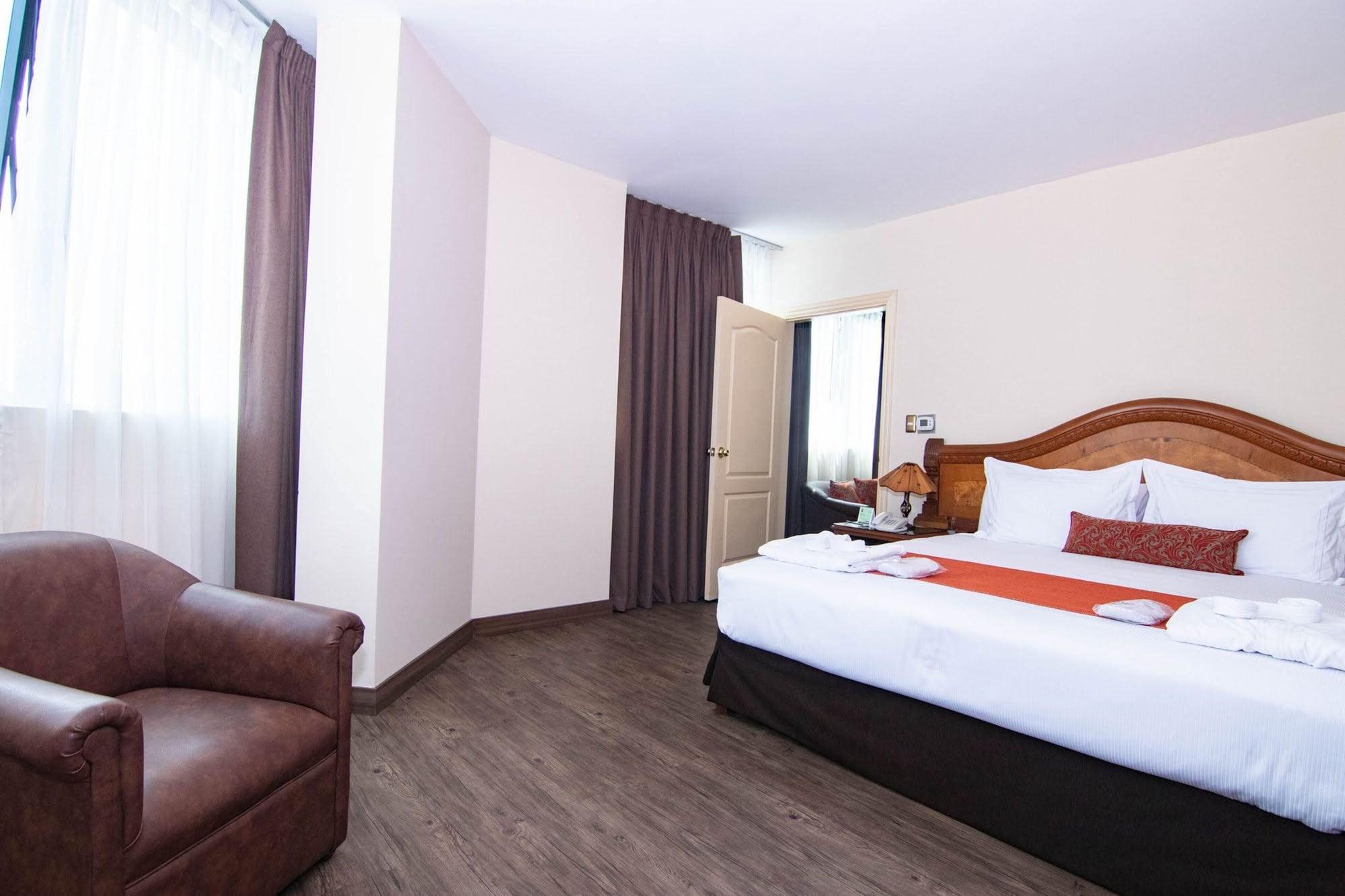 Habitación Miraflores Colon Hotel