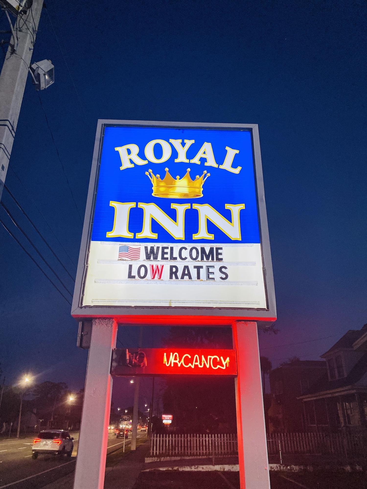 Varios Royal Inn