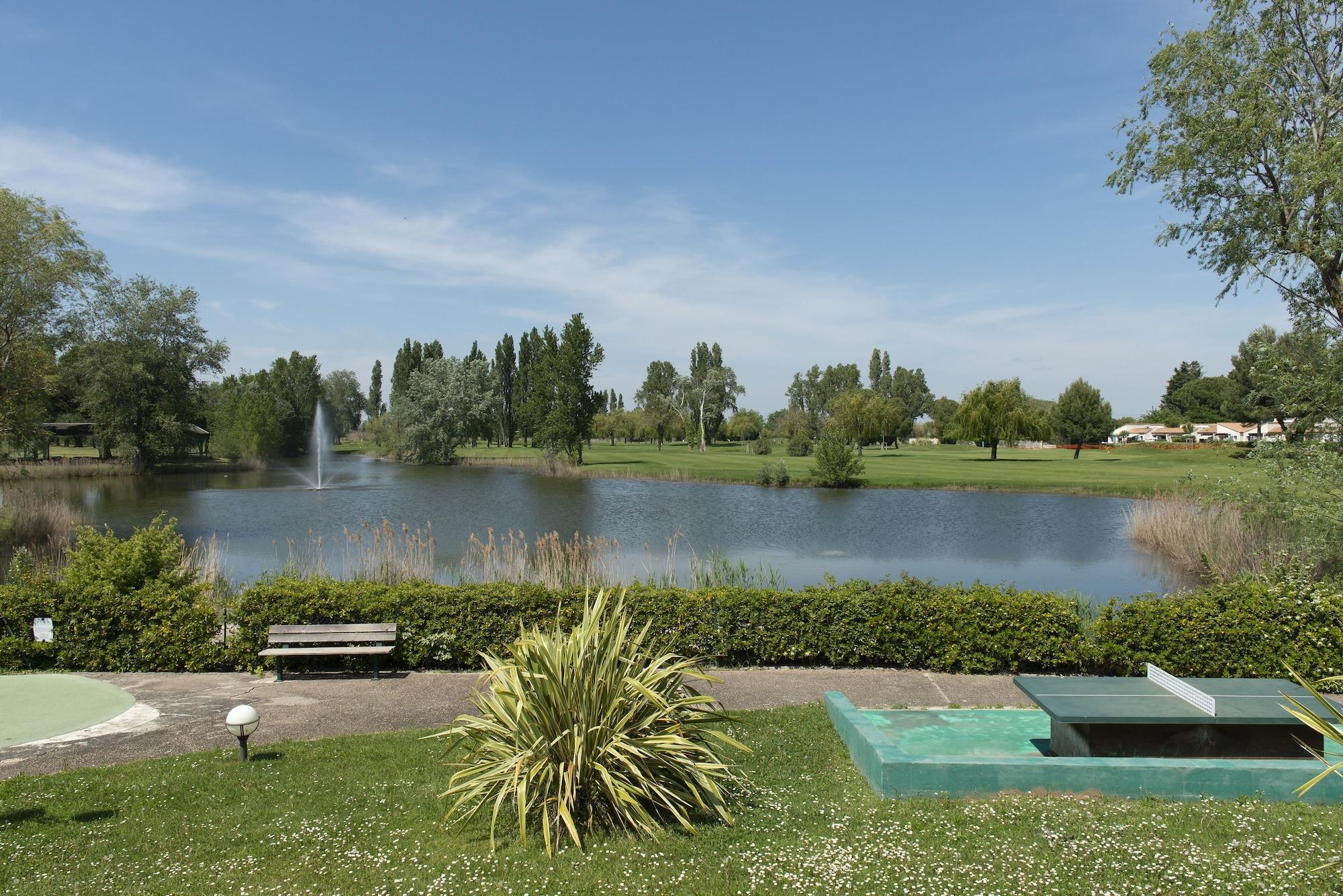 Vista Exterior Novotel La Grande Motte Golf