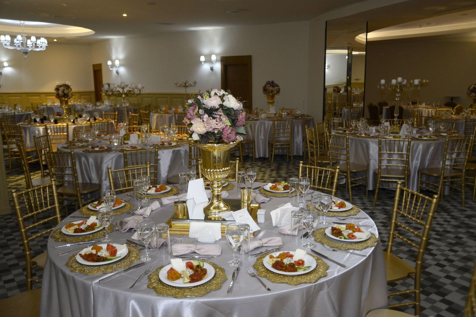 Salón de Baile KONAK PARK HOTEL