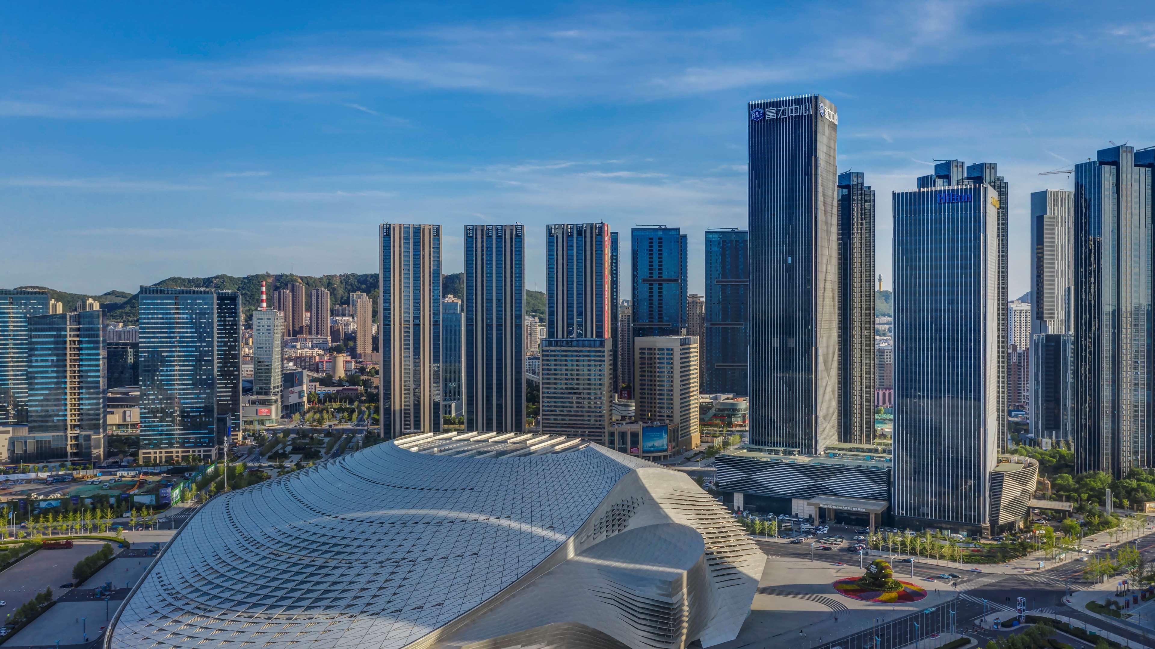 Vista Exterior Hilton Dalian