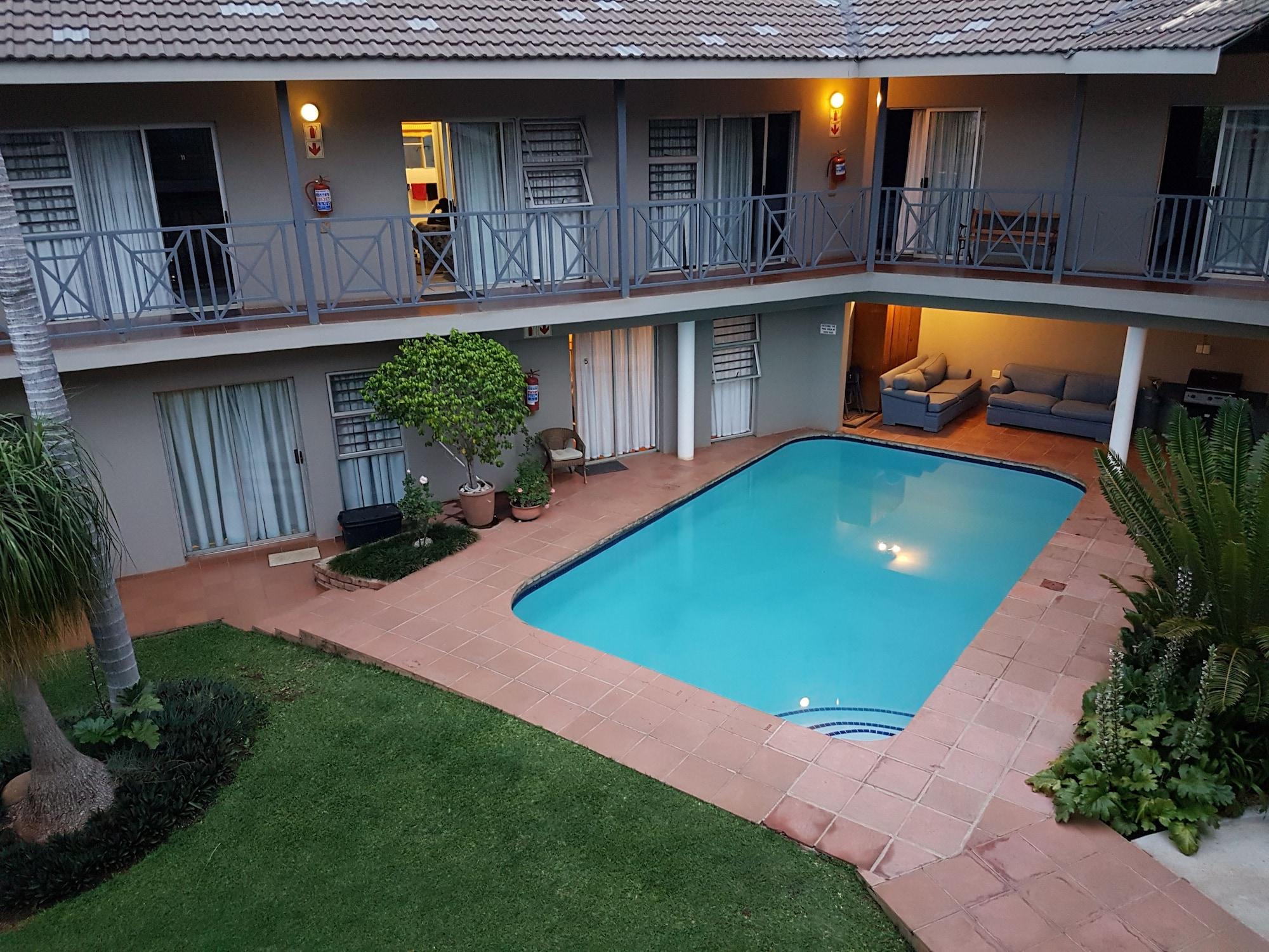 Vista Piscina Loerie Guesthouse