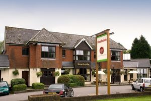 Alojamiento - Premier Inn Epsom South