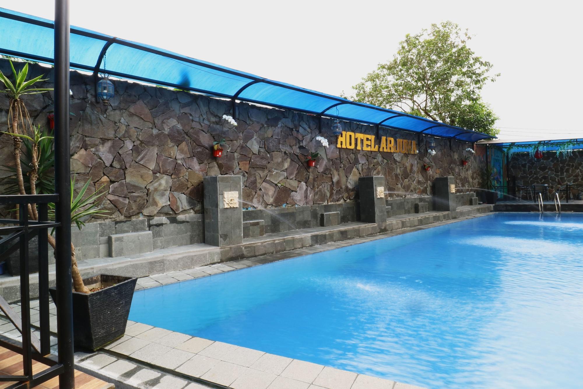 Vista Exterior Hotel Arjuna