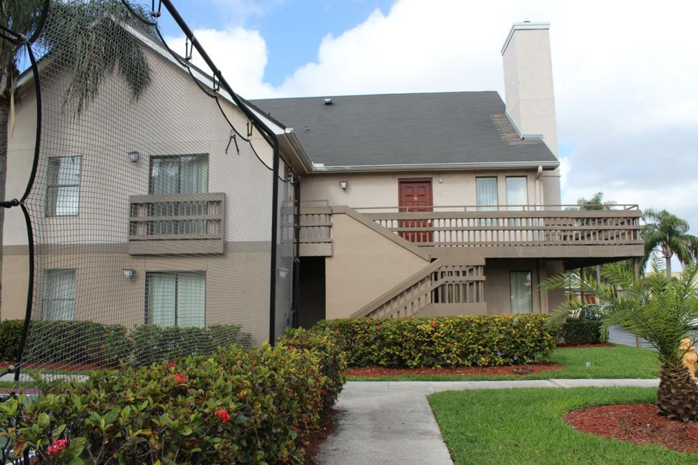 Vista Exterior Doral Inn & Suites Miami Airport West