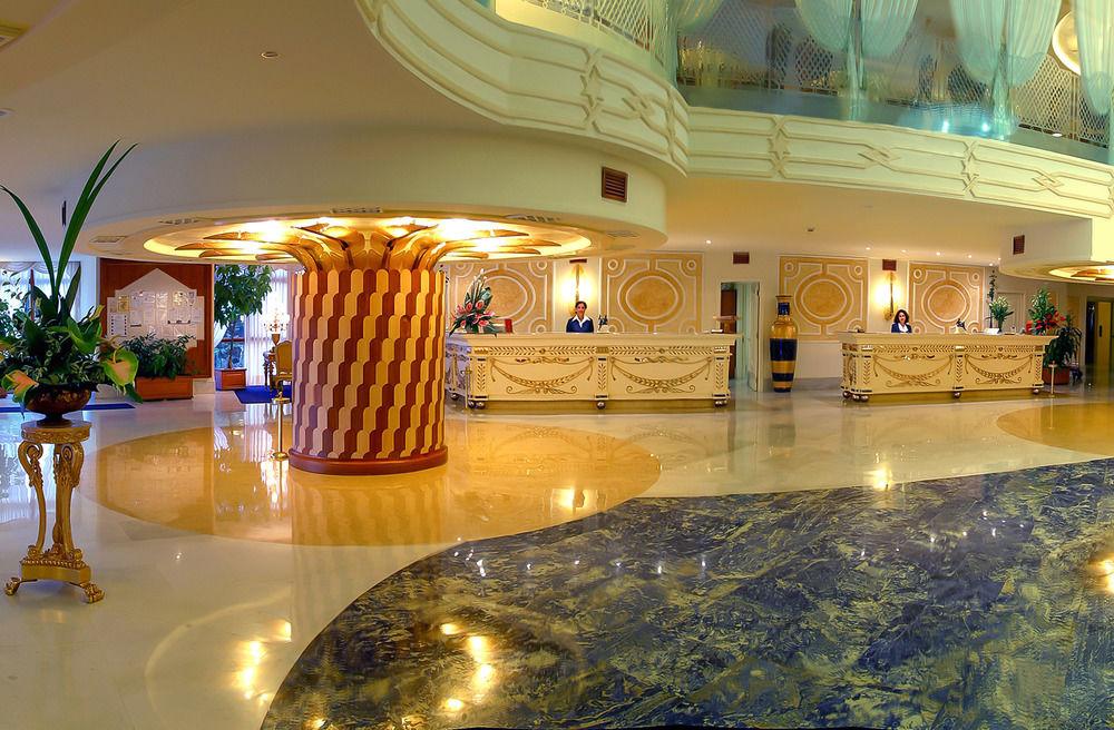 Vista do lobby Grand Hotel La Pace