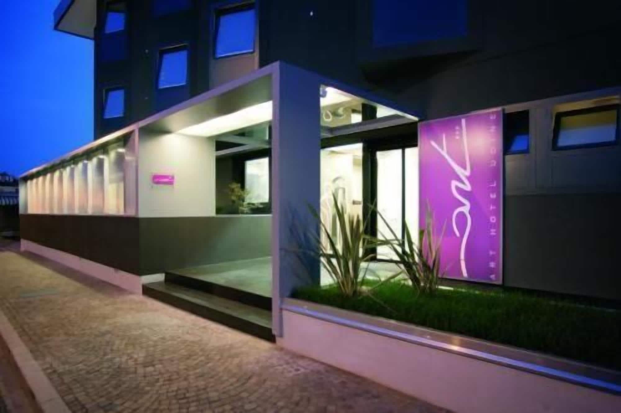 Vista Exterior Art Hotel Udine