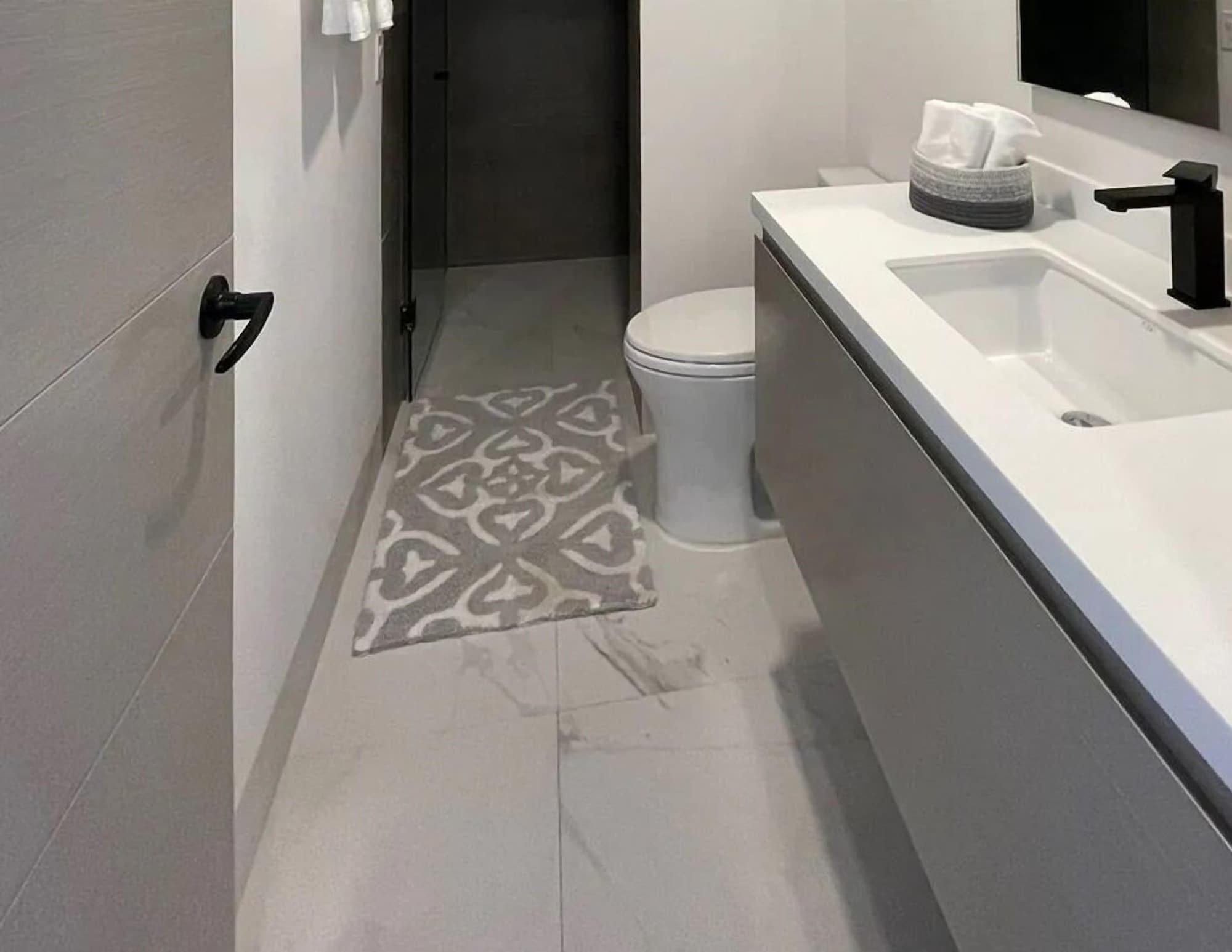 Equipamiento de Habitación Condos AT