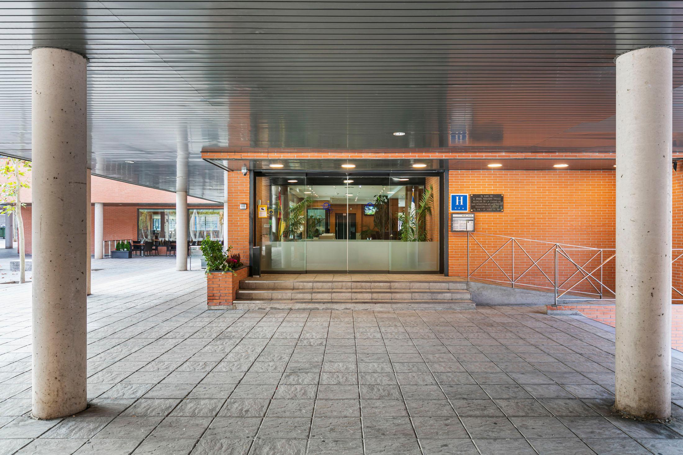 Vista Exterior Sercotel de los Reyes