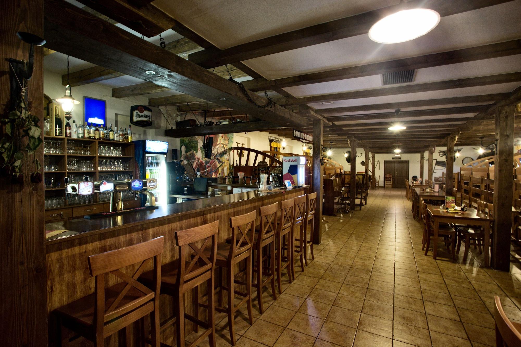 Bar/Salón Hotel Selský Dvur