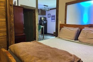 Alquiler Vacacional - Art Studio: Historical Carriage House in the Poconos