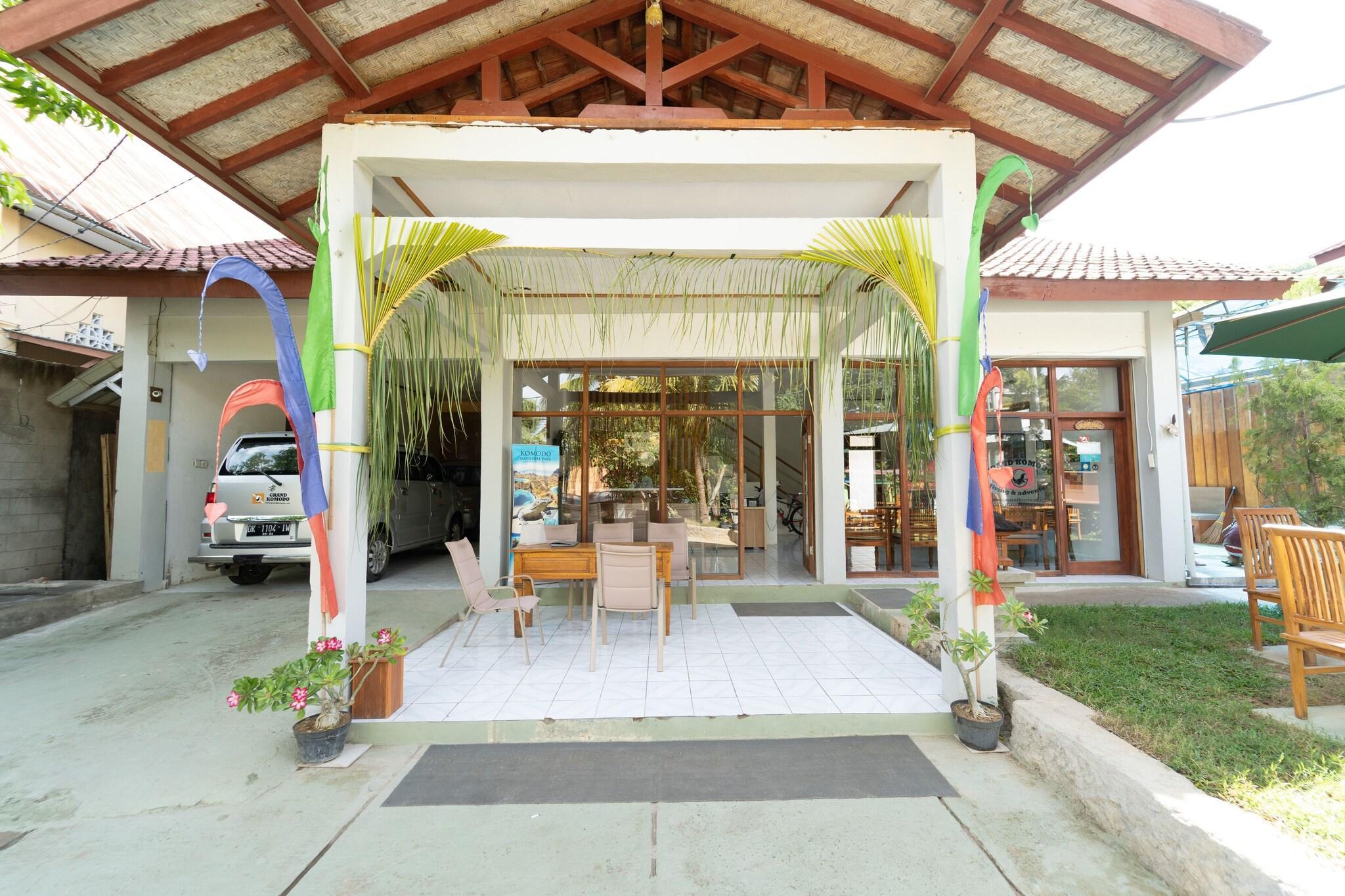 Vista Lobby Komodo Lodge