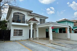 Alojamiento - Villas Lazief Business Suites