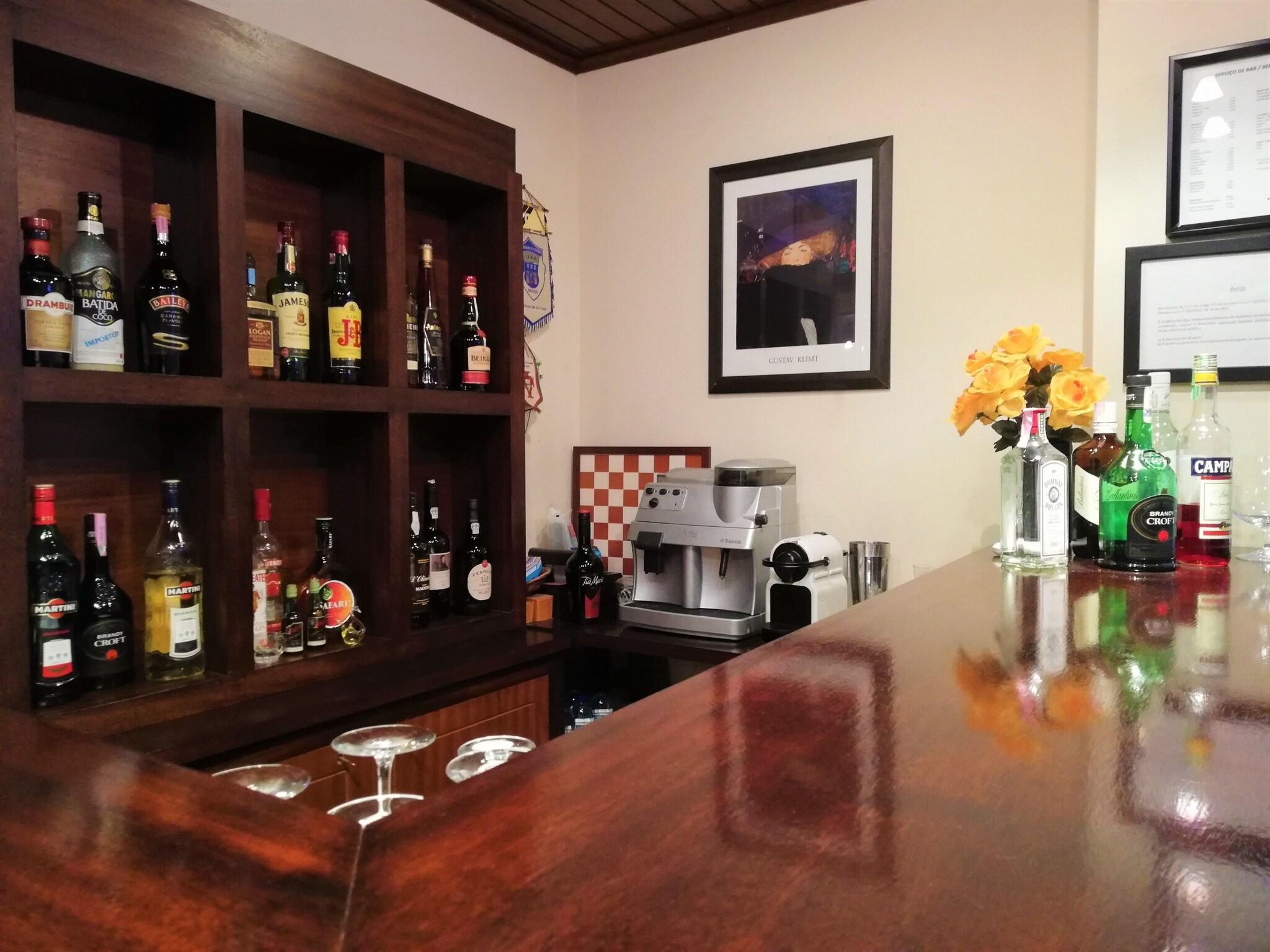 Bar/Salón PENINSULAR