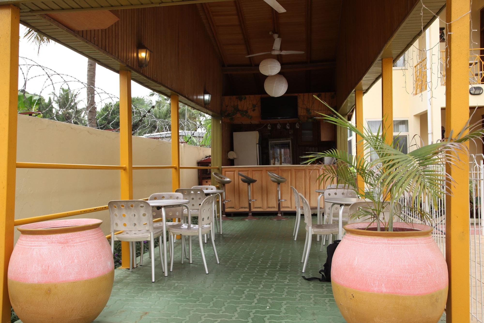 Bar/Salón Oasis Lodge