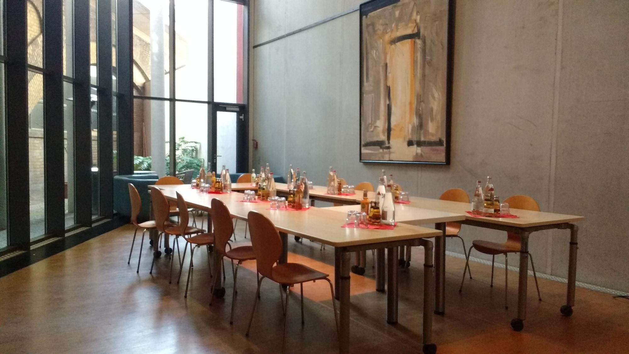 Sala de Reuniones Arte Luise – Self-Check In