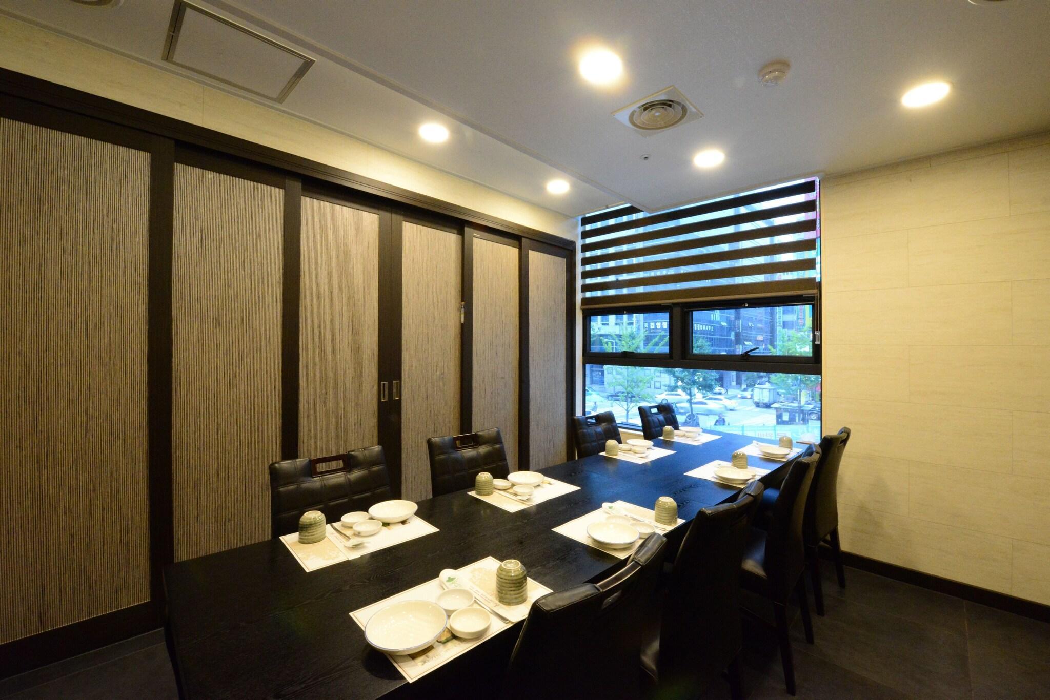 Restaurant Dunsan Graytone Hotel